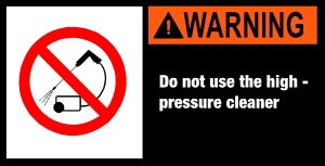 Maschinenschild mit Warnzeichen - Do not use the high-pressure cleaner - Aluminium